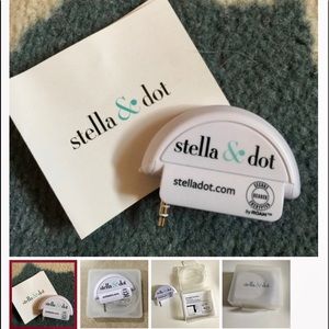 🔥FINAL OFFER🔥Stella & Dot “Dottie” Card Reader